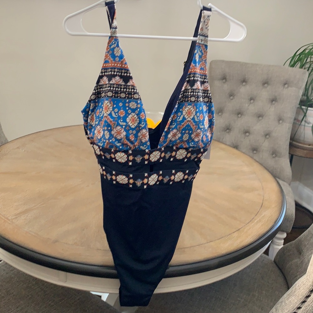 Swimsuits for All size 14 woman one piece